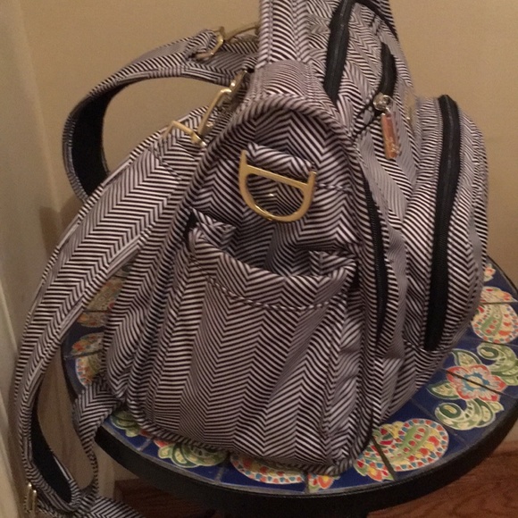 JuJuBe Convertible Diaper Backpack - Picture 2 of 3